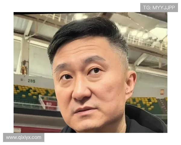 杜锋缺席外教调整战术获好评